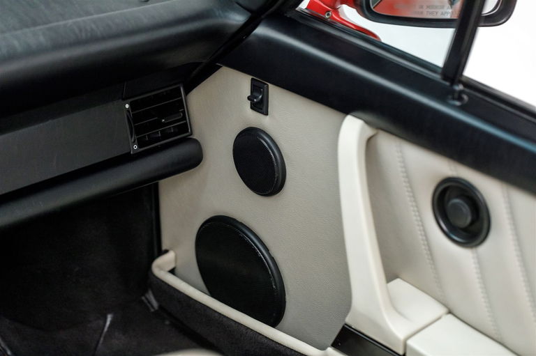 Porsche 911 Carrera 3.2 (US)