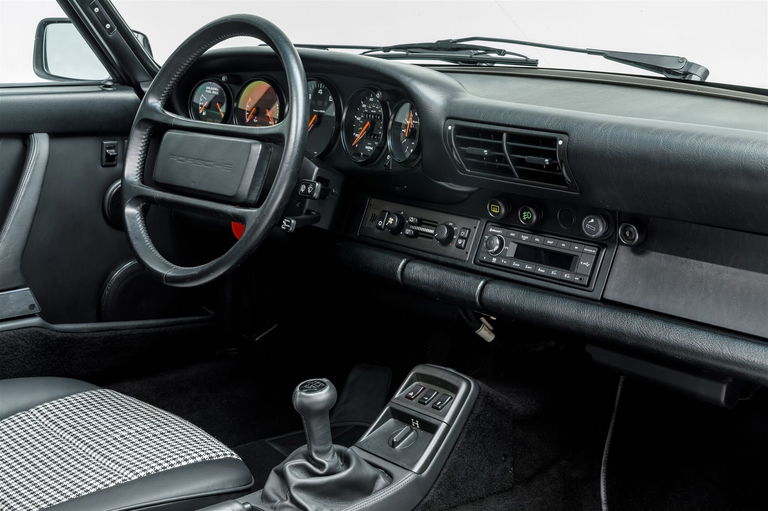 Porsche 964 Carrera 4