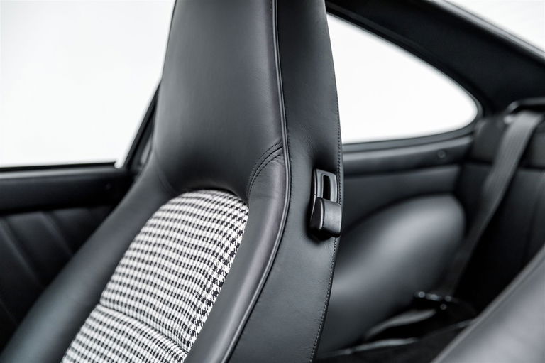 Porsche 964 Carrera 4