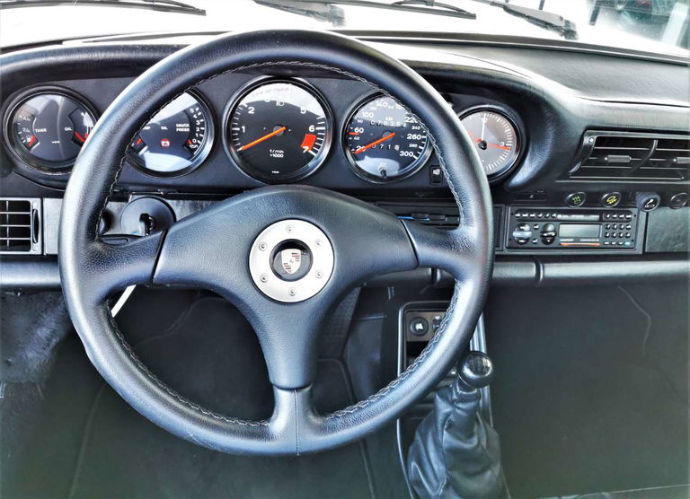 Porsche 911 Carrera 3.2