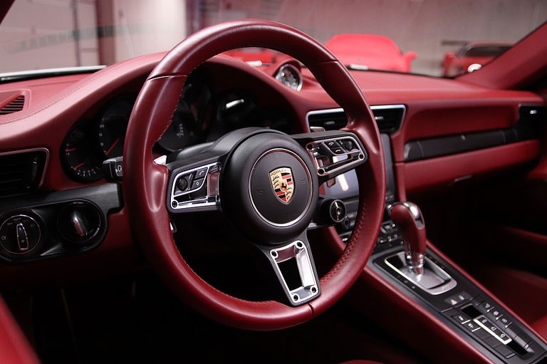 Porsche 991.2 Carrera GTS