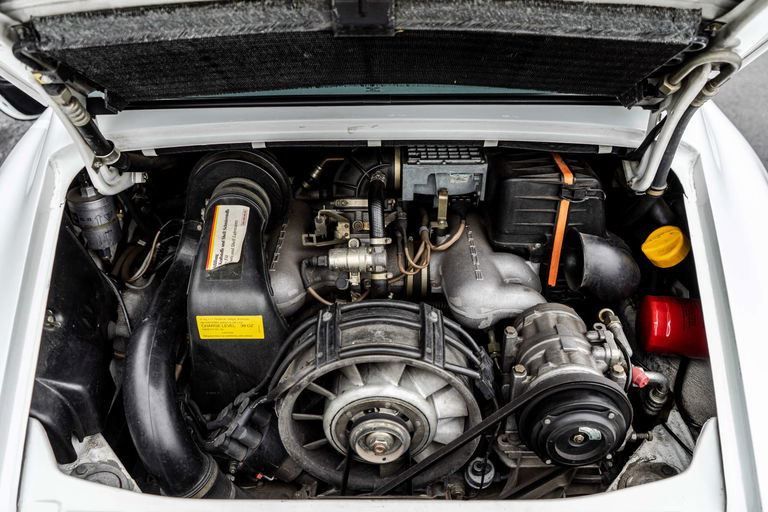 Porsche 911 Carrera 3.2 (US)