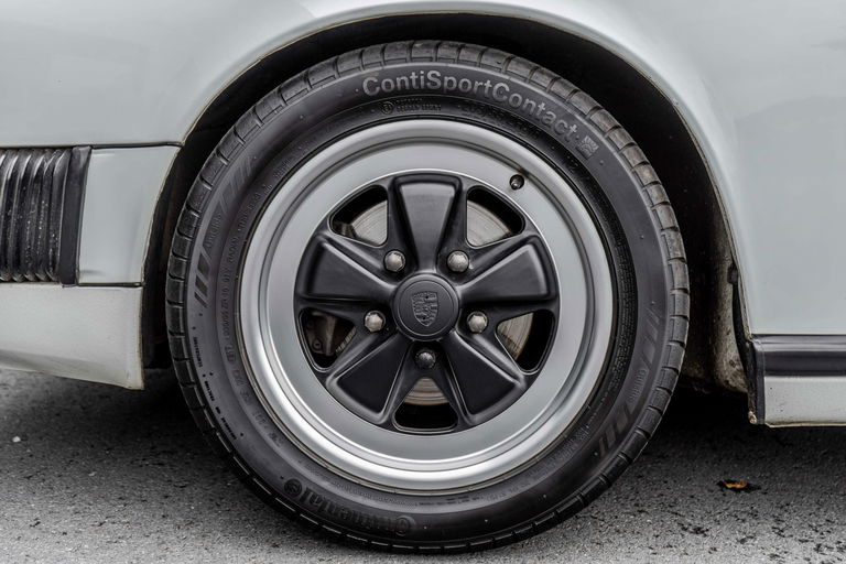 Porsche 911 Carrera 3.2 (US)