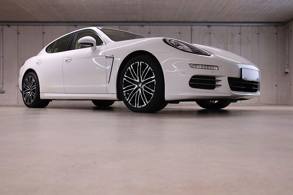 Porsche Panamera 4