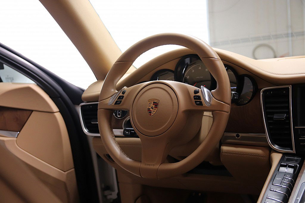 Porsche Panamera 4