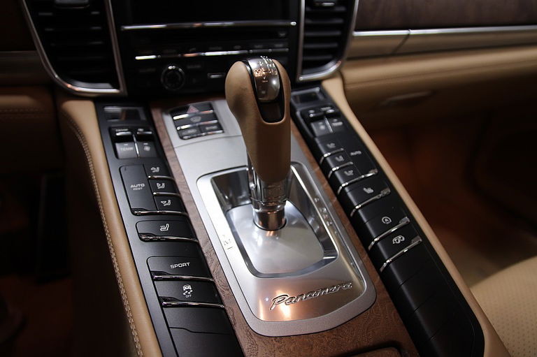 Porsche Panamera 4
