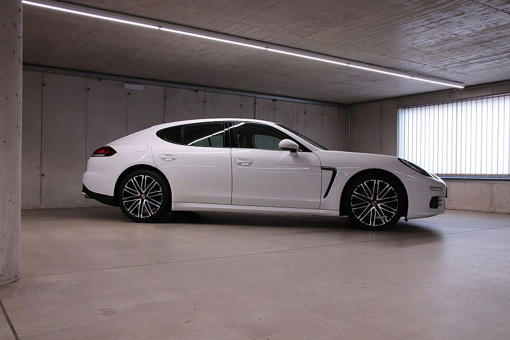Porsche Panamera 4