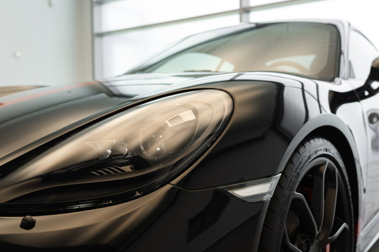 Porsche 718 Cayman GT4