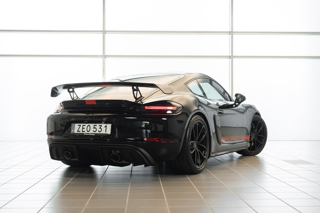 Porsche 718 Cayman GT4