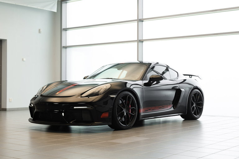 Porsche 718 Cayman GT4