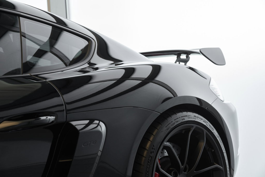 Porsche 718 Cayman GT4