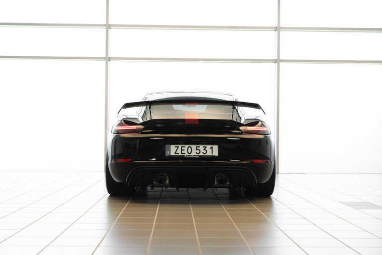 Porsche 718 Cayman GT4