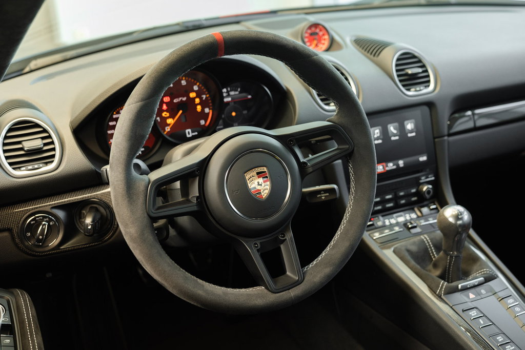 Porsche 718 Cayman GT4
