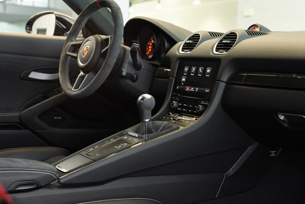 Porsche 718 Cayman GT4