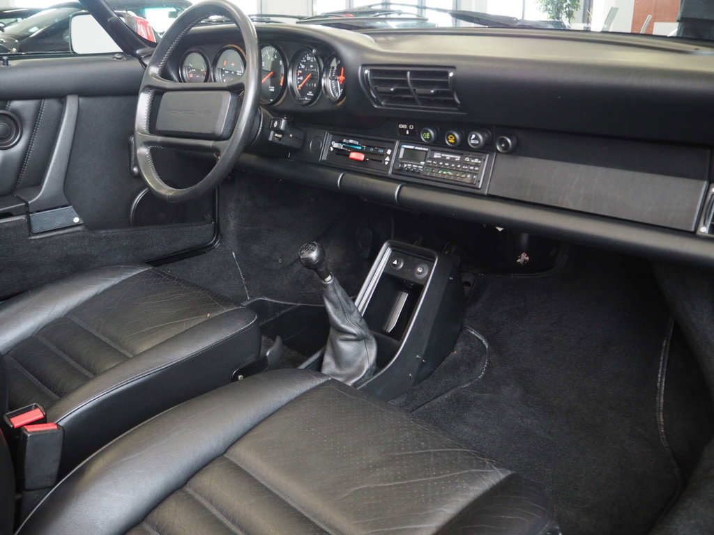 Porsche 911 Carrera 3.2 Speedster