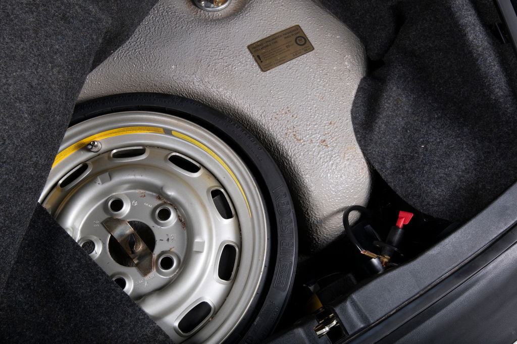 Porsche 911 Carrera 3.2 (US)