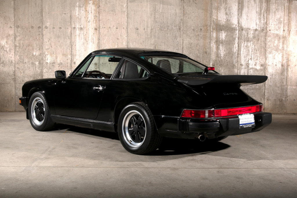 Porsche 911 Carrera 3.2 (US)
