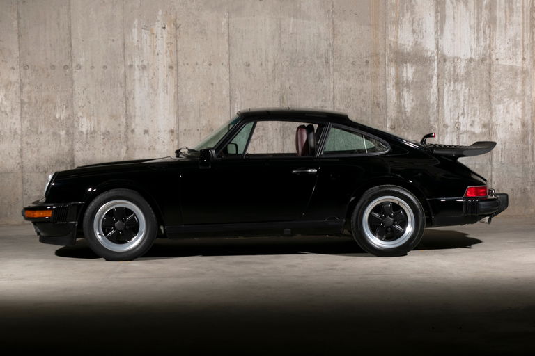 Porsche 911 Carrera 3.2 (US)