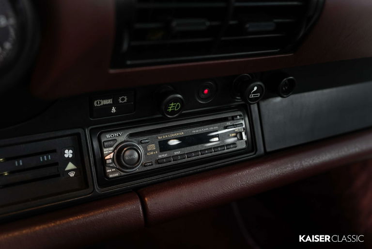 Porsche 911 Carrera 3.2 (US)