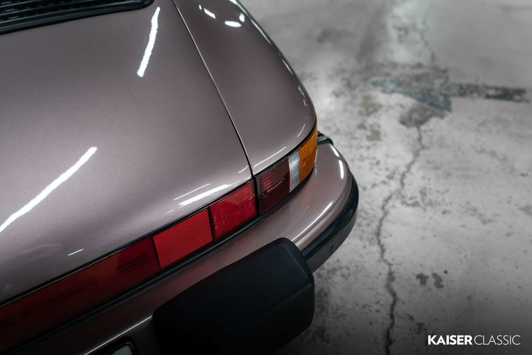 Porsche 911 Carrera 3.2 (US)