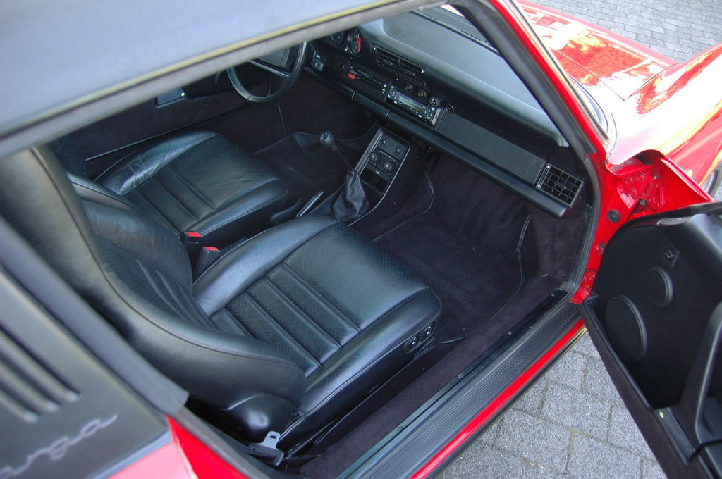 Porsche 911 Carrera 3.2