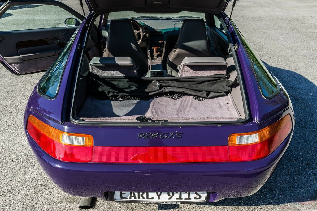 Porsche 928 GTS