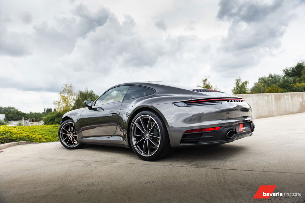 Porsche 992 Carrera 4