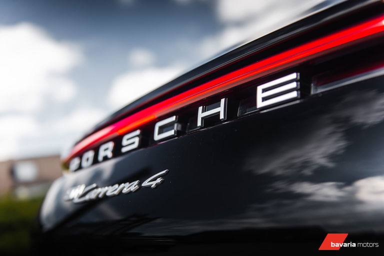 Porsche 992 Carrera 4