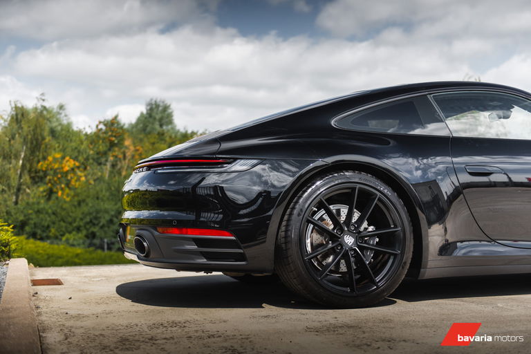 Porsche 992 Carrera 4