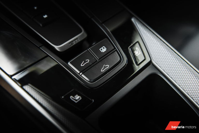 Porsche 992 Carrera 4