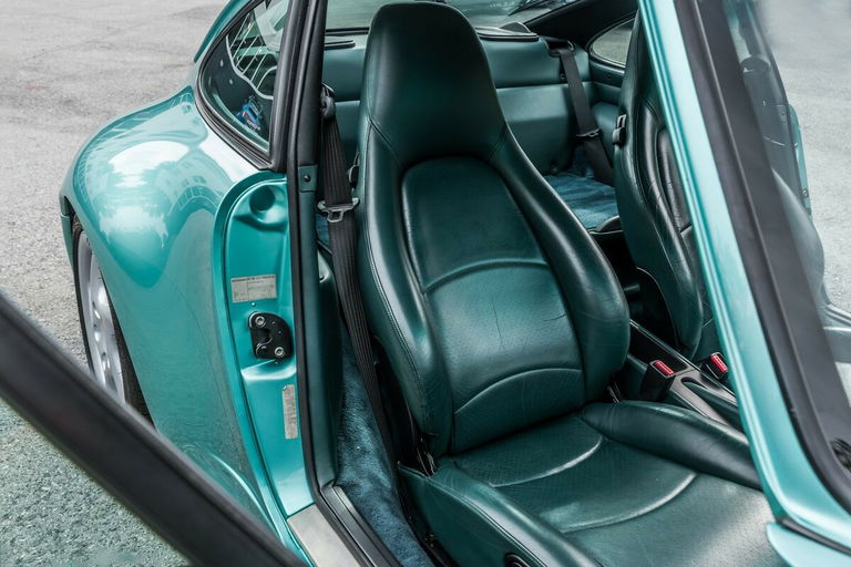 Porsche 993 Carrera 4S