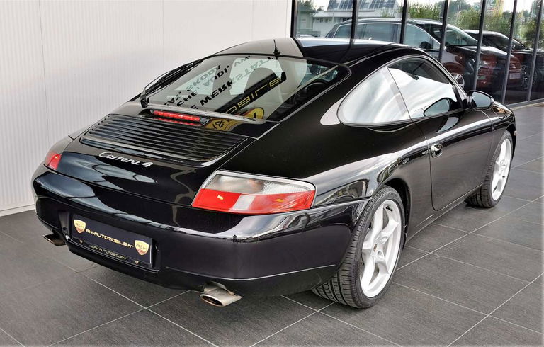 Porsche 996 Carrera 4