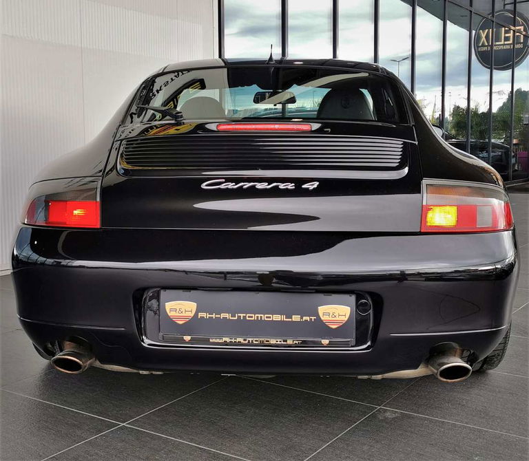 Porsche 996 Carrera 4