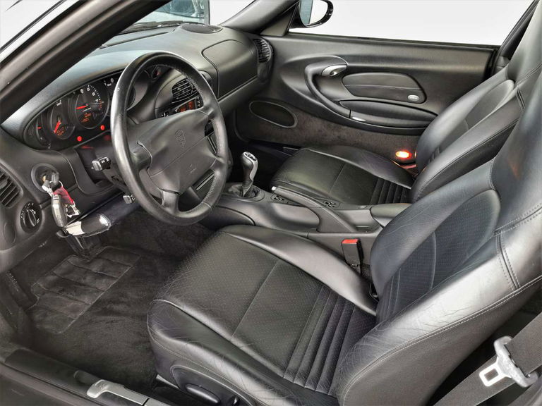 Porsche 996 Carrera 4