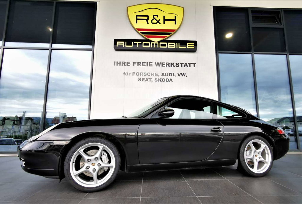 Porsche 996 Carrera 4