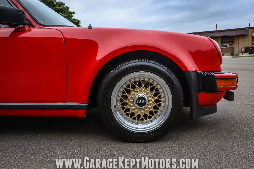 Porsche 911 Turbo 3.3 (US)