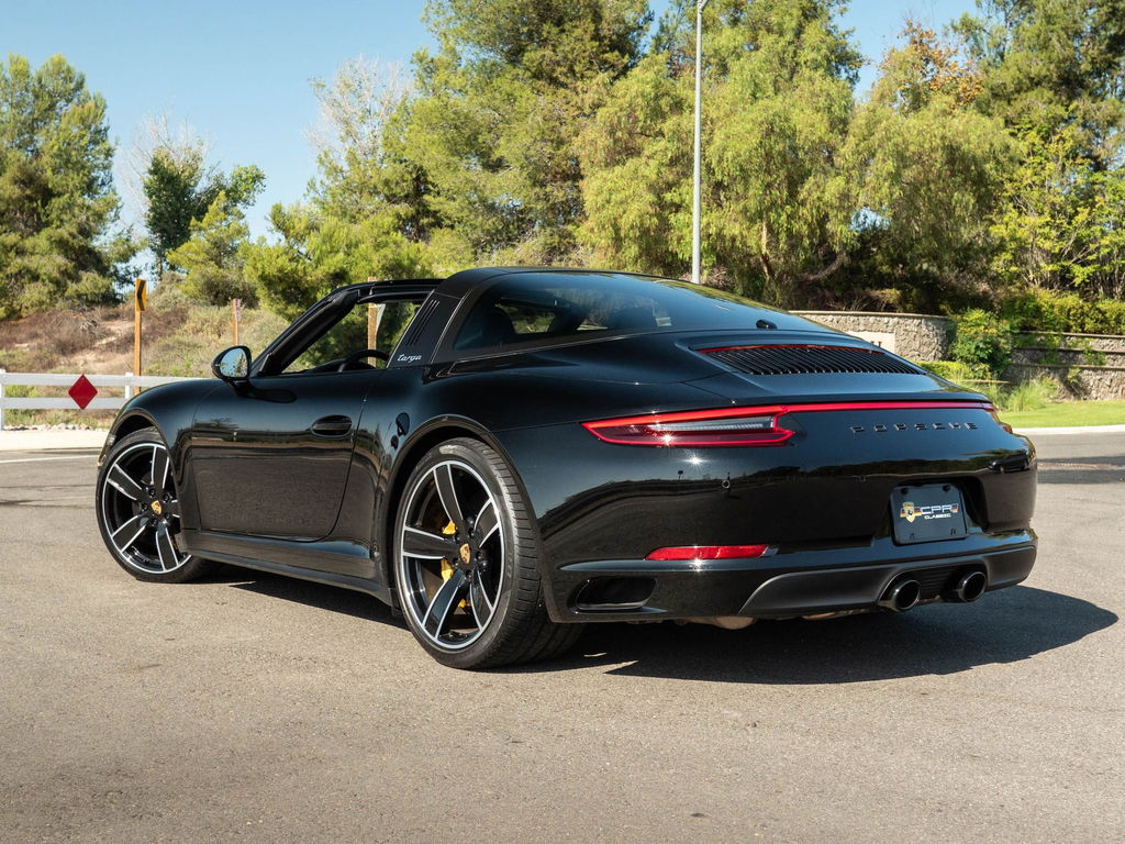 Porsche 991.2 Carrera 4S 2018 - elferspot.com - Marktplatz für Porsche ...