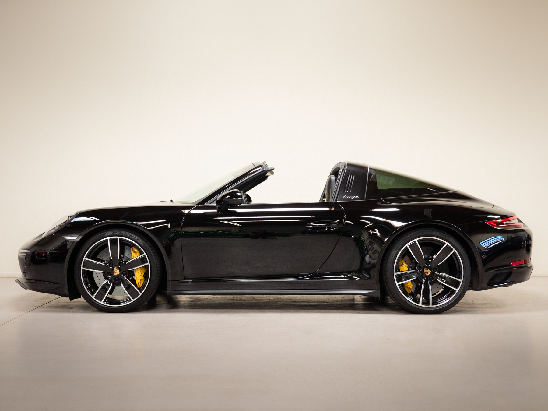 Porsche 991.2 Carrera 4S 2018 - elferspot.com - Marketplace for Porsche ...