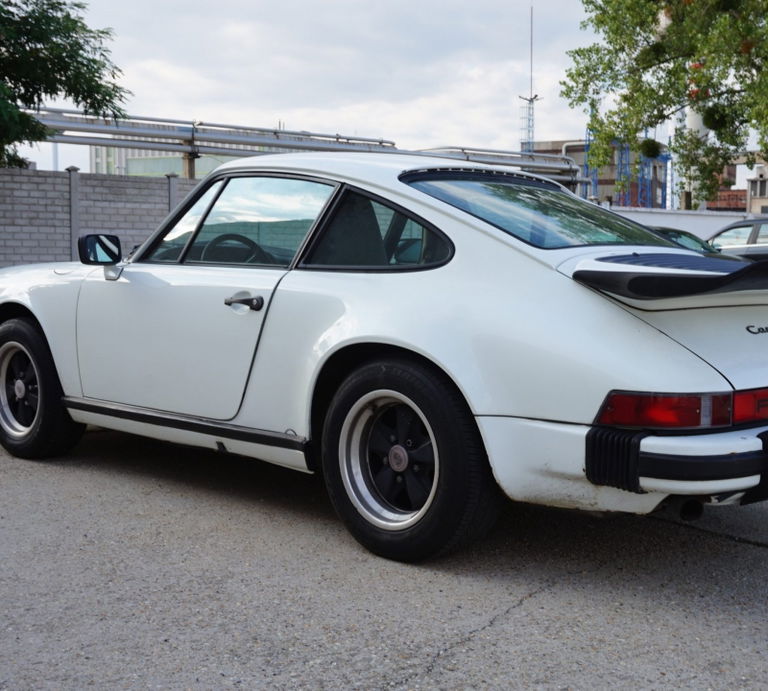 Porsche 911 Carrera 3.2 (US)