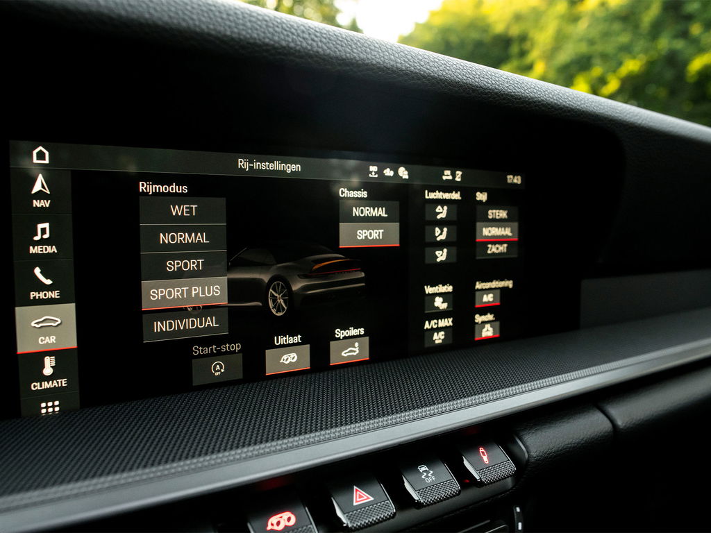 Porsche 992 Carrera 4S