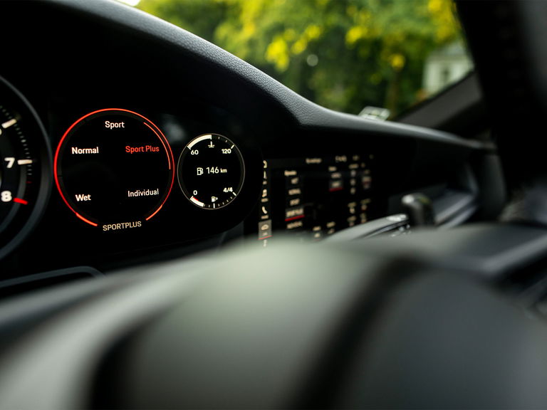 Porsche 992 Carrera 4S