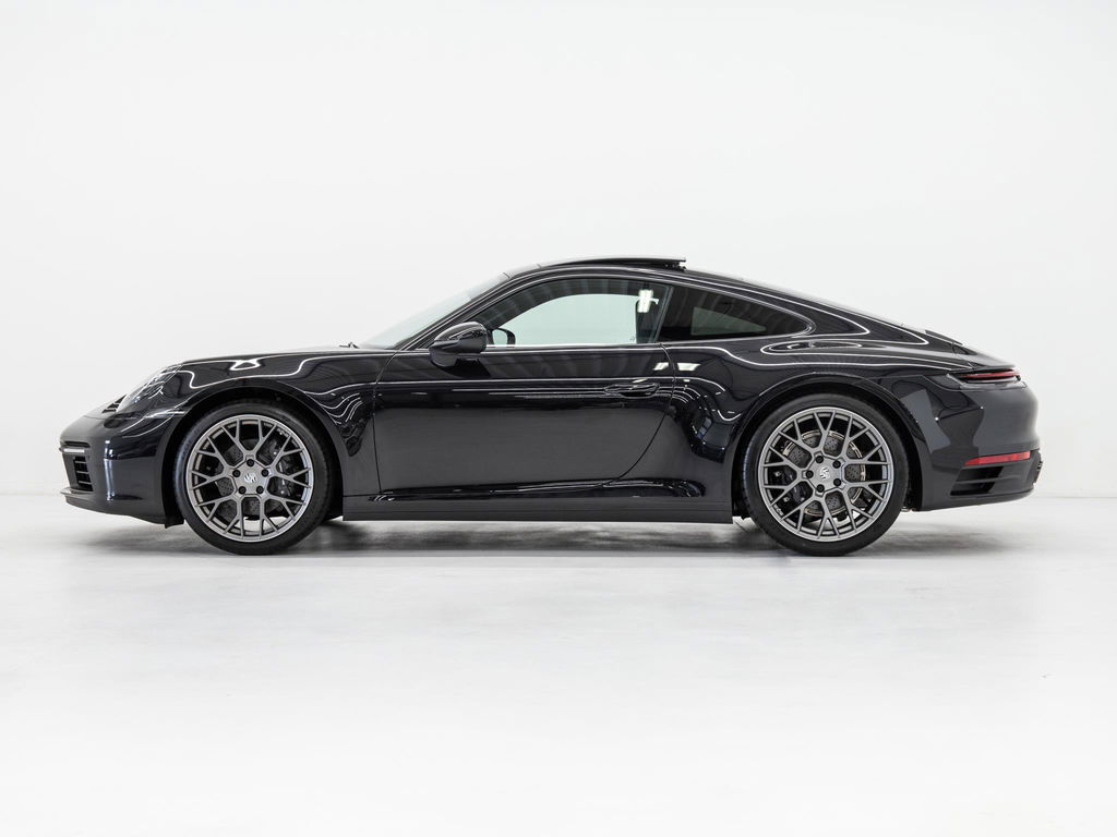 Porsche 992 Carrera