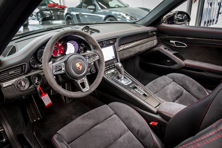 Porsche 991.2 Carrera GTS