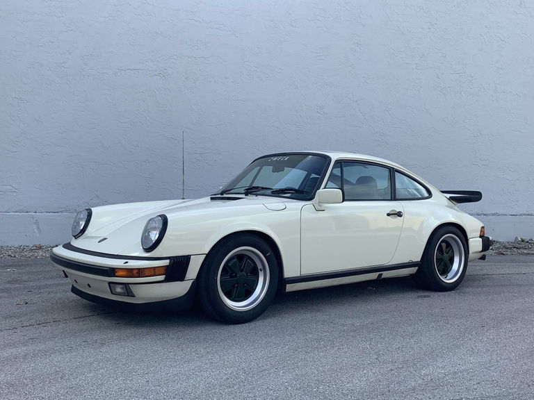Porsche 911 Carrera 3.2