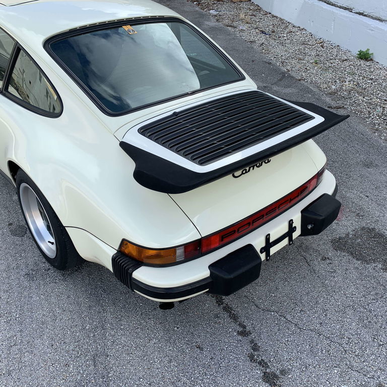 Porsche 911 Carrera 3.2