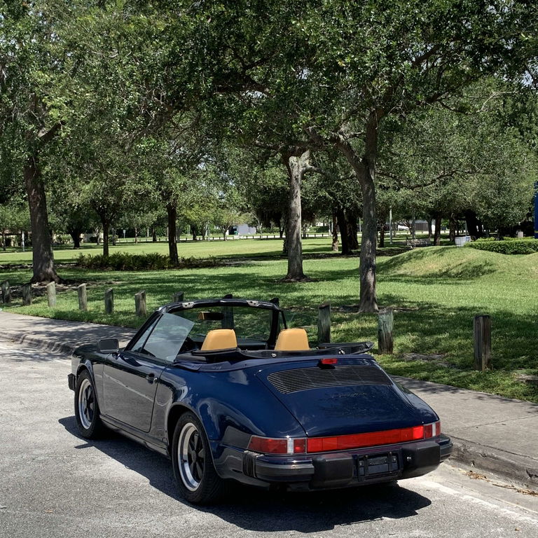 Porsche 911 Carrera 3.2