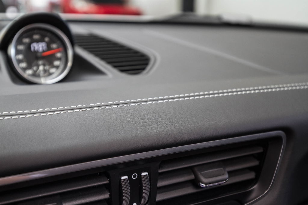 Porsche 991.2 Carrera GTS