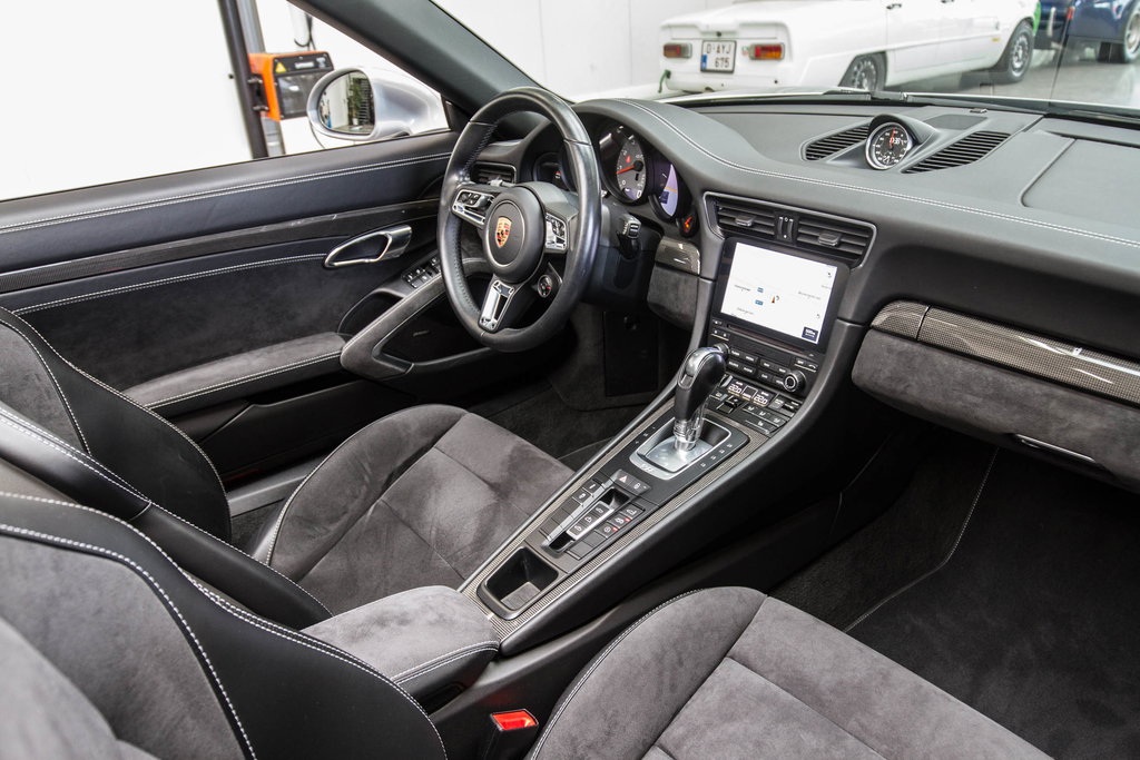 Porsche 991.2 Carrera GTS