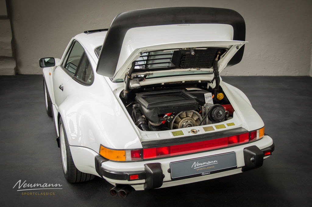 Porsche 911 Turbo 3.3