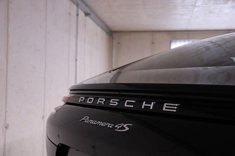 Porsche Panamera 4S